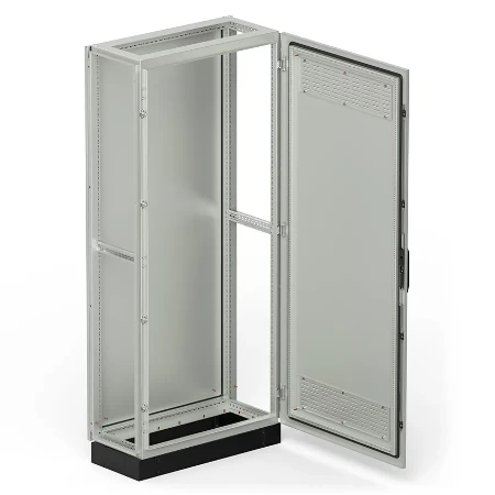 Slobodnostojeći razvodni orman IP31, 1900x870x400 mm, vrata sa otvorima za ventilaciju, RAL 7035, sa postoljem visine 100 mm, RAL 9005