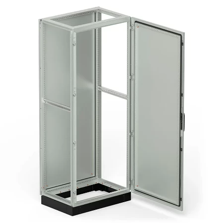 Slobodnostojeći razvodni orman IP55, 2050x870x600 sa postoljem visine 100mm Slobodnostojeći razvodni orman IP55, 2050x870x600 mm, RAL 7035, sa postoljem visine 100 mm, RAL 9005